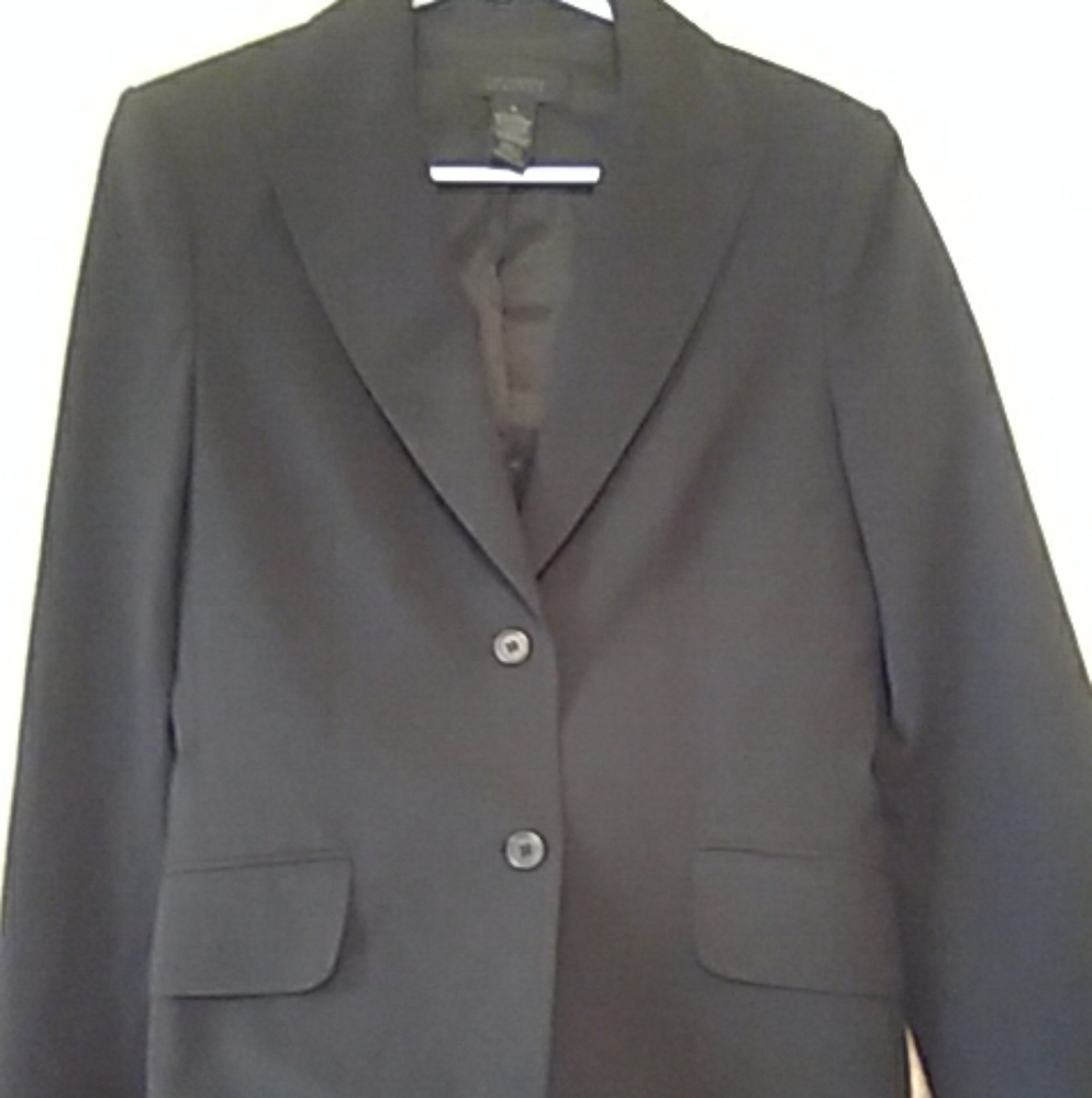 Black blazer by the limited